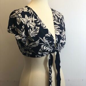 Swell Women's Palmia Tie Front Printed Top Size S